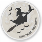 魔女と猫飛んでいるが箒の上に シール (正面)