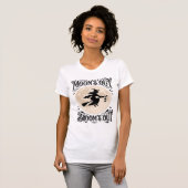 魔女のハロウィン月明かりと箒 Tシャツ (正面フル)