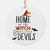 魔女の家と彼女の小さな悪魔ハロウィーン セラミックオーナメント (正面)