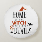 魔女の家と彼女の小さな悪魔ハロウィーン ラウンドクッション (裏面)