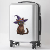 魔女の帽子をかぶった愛らしいシャム猫 シール (スーツケース)