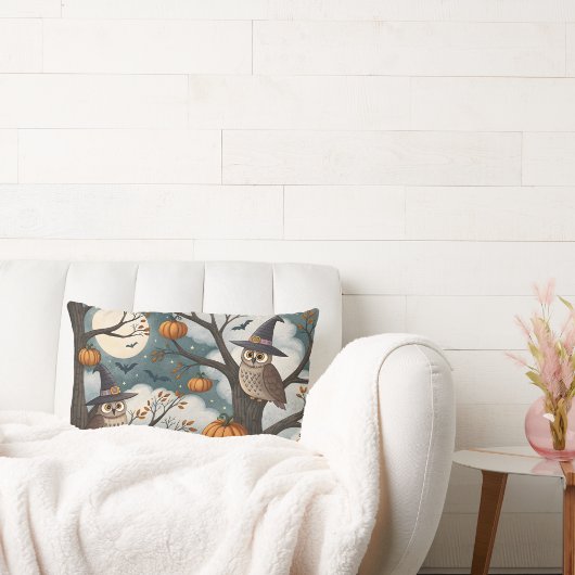 魔女の帽子をかぶった枝のフクロウ ランバークッション