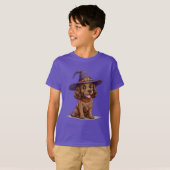 魔女の帽子をかぶった陽気な犬 Tシャツ (正面フル)