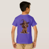 魔女の帽子をかぶった陽気な犬 Tシャツ (裏面フル)