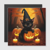 魔女の帽子をかぶった黒い子猫がハロウィンのカボチャに囲まれて (正面/裏面)