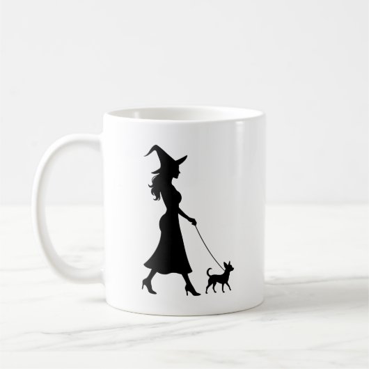 魔女の散歩をするチワワ コーヒーマグカップ (左)