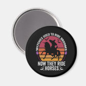 魔女は今は馬に乗って箒に乗っていた マグネット (正面/裏面)