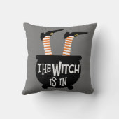 魔女は入っている クッション (裏面)