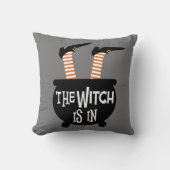 魔女は入っている クッション (正面)