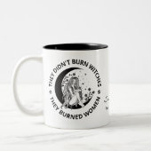 魔女は燃やされなかった、燃やされたのは女性たちだ - 選択する権利 ツートーンマグカップ (左)