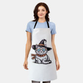 魔女クール猫 – かわいいハロウィーン子猫とハートG エプロン (着用した状態)