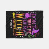 魔女スイッチのハロウィーンをフリップさせない フリースブランケット (正面(横))