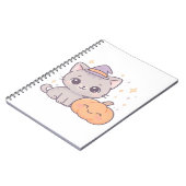 魔女帽子と笑顔のかぼちゃかわいい不気味猫 ノートブック (左側)