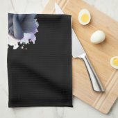 魔女帽子のかわいい黒猫 – 魔法のハロウィーンAr キッチンタオル (四つ折り)