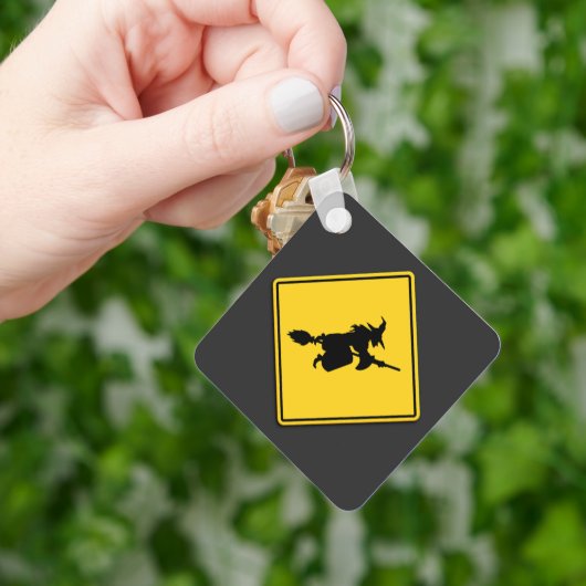 魔女警告のハロウィーン キーホルダー (手)