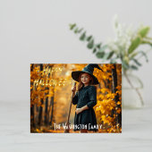 魔女魅力的をテーマにしたハロウィーン 箔招待状ポストカード (立ち正面)