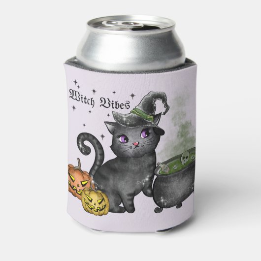 魔女黒猫 | Witch Vibes 缶クーラー (缶裏面)