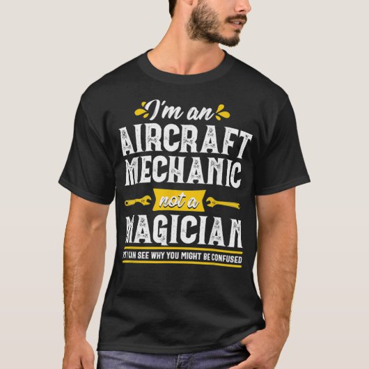 魔法おもしろい飛行機航空機整備士ギフトマン Tシャツ (正面)