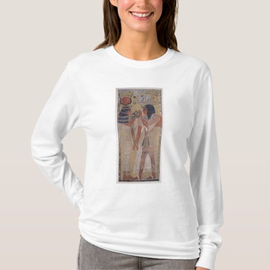 魔法つばを置いている女神Hathor Tシャツ (正面)
