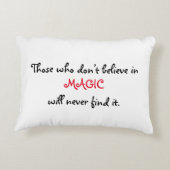 魔法に入らな信じい人は決して見つけない アクセントクッション (裏面)