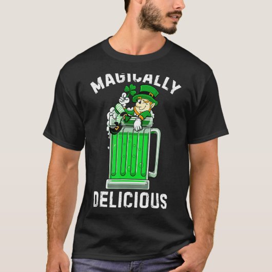 魔法のように美味しいシャツSt patricks day飲み Tシャツ (正面)