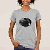 魔法のカラスと月の女性のTシャツ Tシャツ (正面)