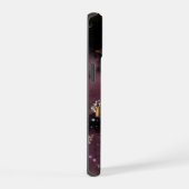 魔法のクリスタルの国 iPhone 15ケース (右側面)