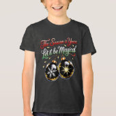 魔法のクリスマスオーナメントの魅力的なお祭り トライブレンドTシャツ (正面)