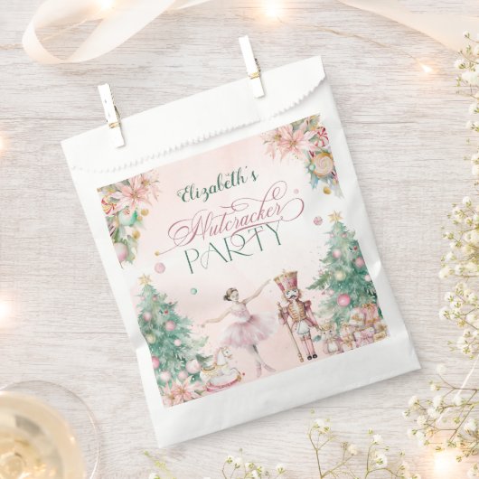 魔法のソフトピンクのナツクラッカーガールズバースデーパーティー フェイバーバッグ (クリップ留めされた状態)