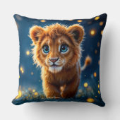 魔法のベビーライオンの歩くのファンタジー夜 クッション (正面)
