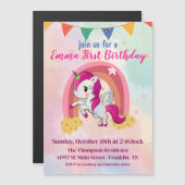 魔法のユニコーンのピンクの水の色の最初の誕生日 マグネット招待状 (正面/裏面)