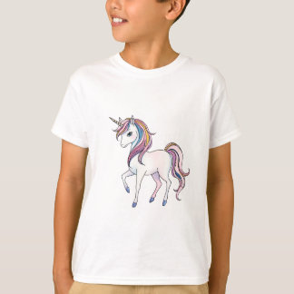 魔法のユニコーンの夢 – お洒落ファンタジーデザイン Tシャツ