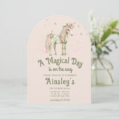 魔法のユニコーンカスタムの写真ピンクのアーチ型誕生日 招待状 (スタンド正面)