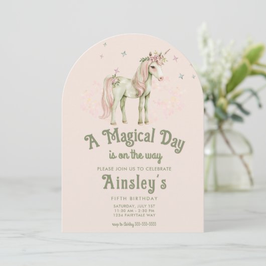 魔法のユニコーンカスタムの写真ピンクのアーチ型誕生日 招待状 (スタンド正面)