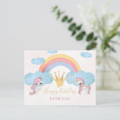 魔法のユニコーンピンクと金ゴールドの女の子ハッピーバースデー ポストカード (スタンド正面)