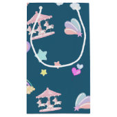 魔法のユニコーン虹の回転木馬パターン誕生日 スモールペーパーバッグ (裏面)