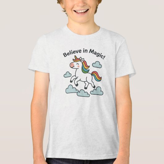 魔法のレインボーユニコーン デザイン トライブレンドTシャツ (正面)