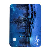 魔法の冬の夜で星空とリガ マグネット (縦)