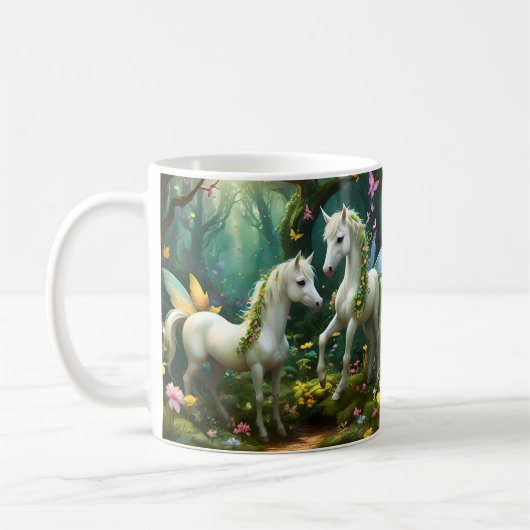 魔法の庭に白いピクシーのファンタジーの馬 コーヒーマグカップ (左)