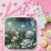 魔法の庭の白いバラ ペーパープレート (パーティー)