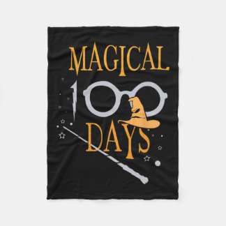 魔法の日100日目先生学生 フリースブランケット