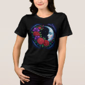 魔法の月と神秘的な花 トライブレンドTシャツ (正面)