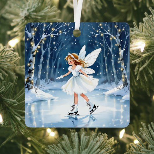 魔法の森でアイススケートをするクリスマスの妖精 メタルオーナメント (インサイチュ)