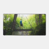 魔法の森の中を旅する デスクマット (正面)
