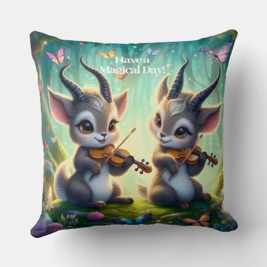 魔法の森遊の中でかわいいサオラスのビオラ クッション (裏面)