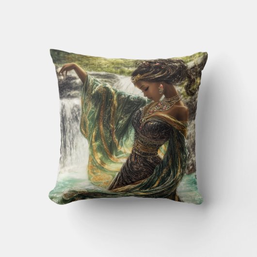 魔法の滝で魅惑の女神 クッション (正面)
