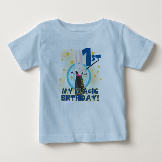 魔法の第1誕生日のTシャツおよびギフト ベビーTシャツ (正面)