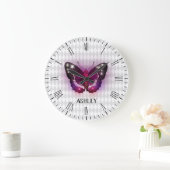 魔法の紫の蝶パーソナライズされた ラージ壁時計 (ホーム)