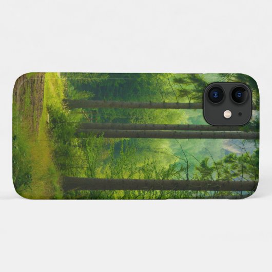 魔法の緑の森の道の木々の霧 Case-Mate iPhoneケース (裏面(横))