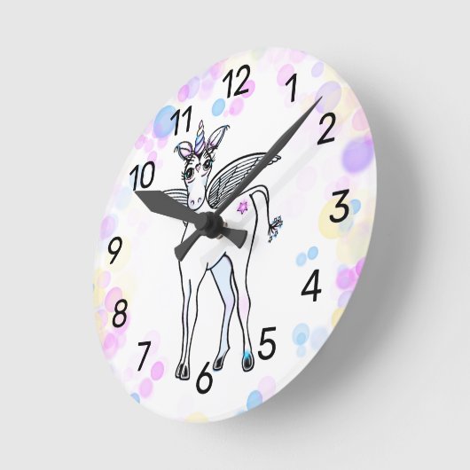 魔法の翼のユニコーンとカラフルバブル ラウンド壁時計 (傾斜)